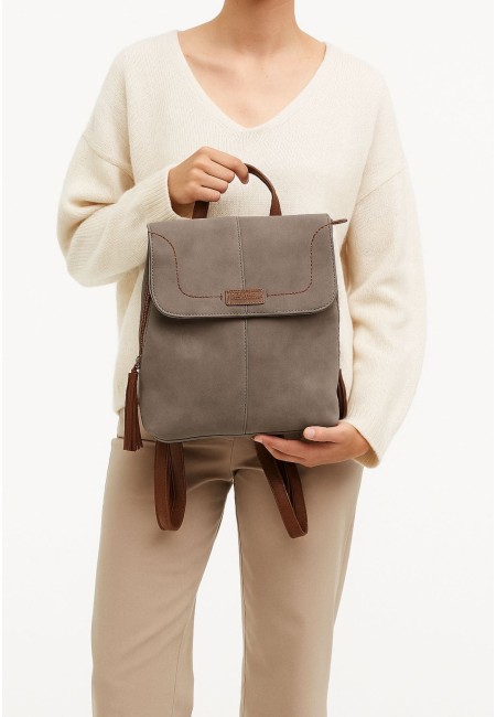 Mochila gris efecto ante con cremalleras laterales y solapa | Bluwer