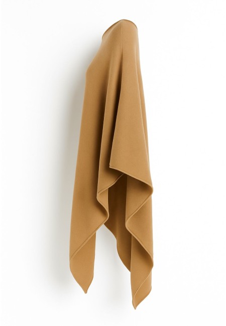 Capa de punto camel cuello barco amplia | Bluwer 2