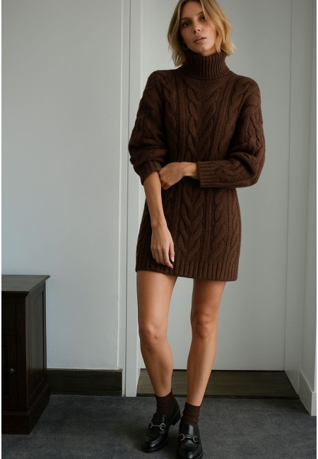 Vestido marrón de punto trenzado con cuello vuelto | Bluwer