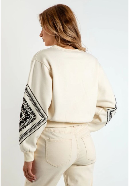 Sudadera blanca bordada mangas negras mujer | Bluwer