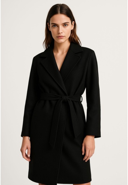 Abrigo negro de paño con cinturón