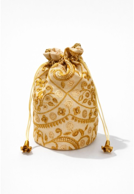 Bombonera beige para eventos con bordados y lentejuelas | Bluwer 2