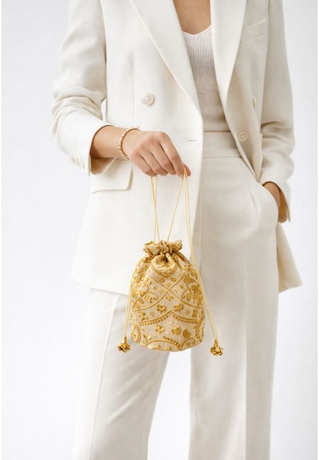 Bombonera beige para eventos con bordados y lentejuelas | Bluwer