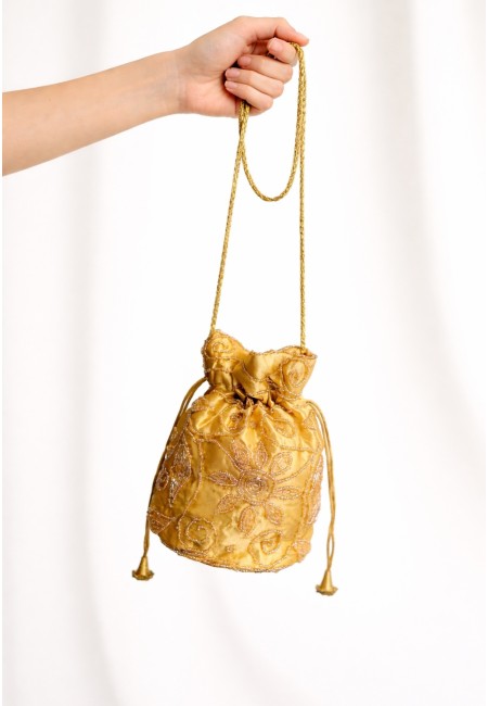 Bombonera dorado miel bordada para invitada | Bluwer