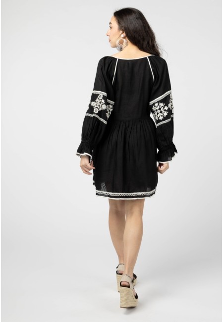 Vestido corto boho chic negro bordado a mano | Bluwer