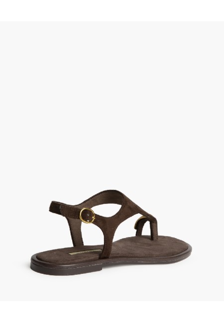 Sandalia plana marrón chocolate con anillo y hebillas