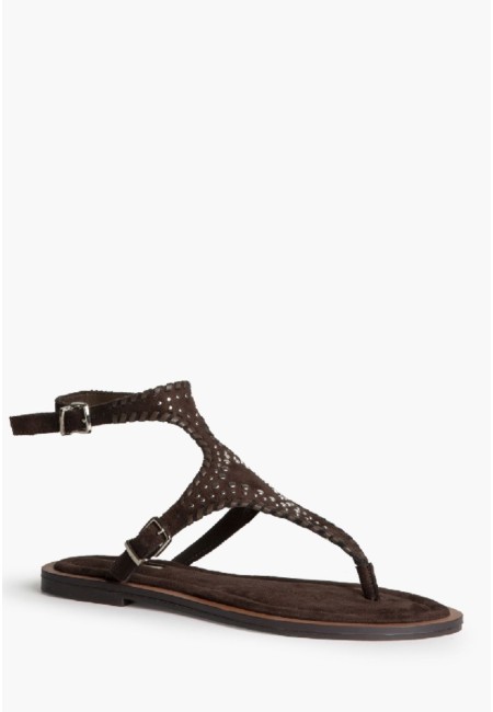 Sandalia plana esclava marrón chocolate con tachas | Bluwer