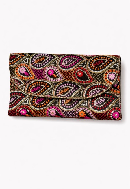 Bolso clutch bordado étnico negro