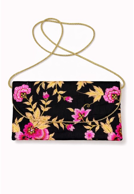 Clutch bordado a mano con flores negro - detalle bordado 2