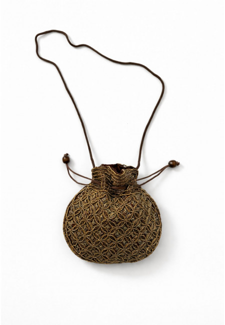 Bolso bombonera artesanal con lentejuelas doradas