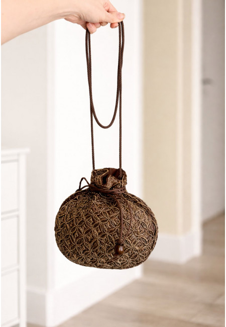 Bolso bombonera artesanal con lentejuelas doradas