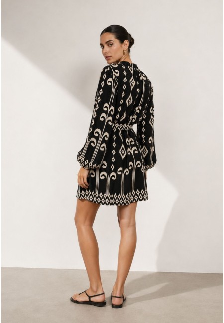 Vestido corto camisero negro estampado con cinturón | Bluwer