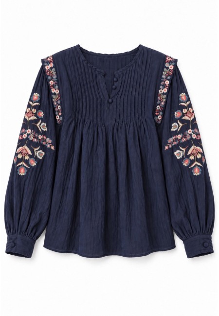 Blusa azul marino bordada con flores multicolor y volantes en los hombros 2