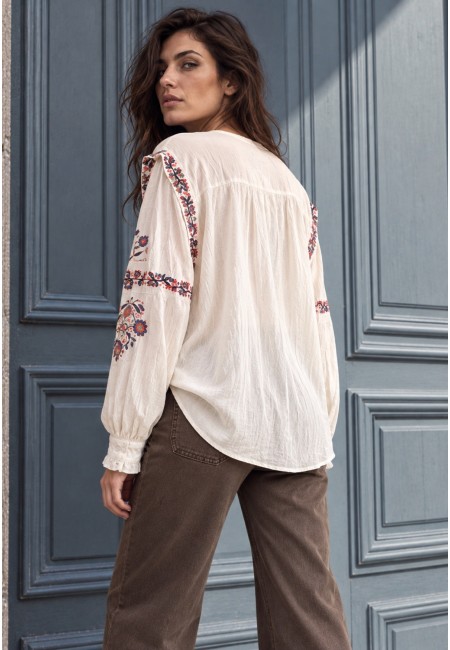 Blusa boho blanca bordada de mujer | Bluwer