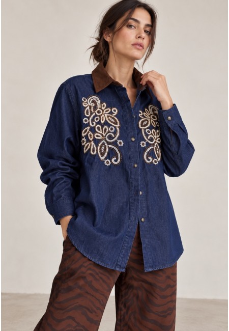 Camisa vaquera bordada con cuello marrón efecto pana | Bluwer