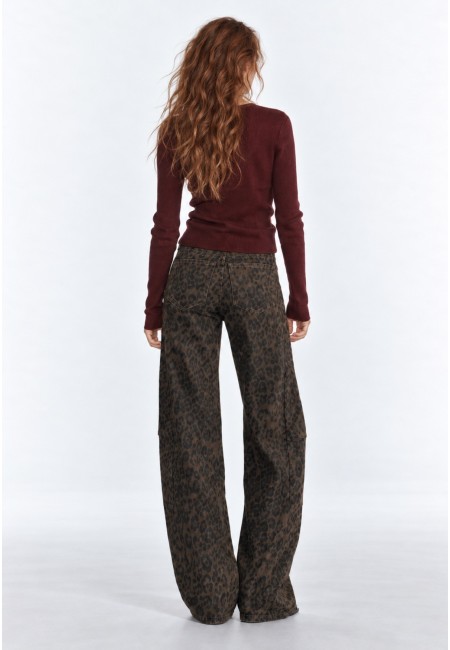 Pantalón vaquero ancho con estampado de leopardo | Bluwer