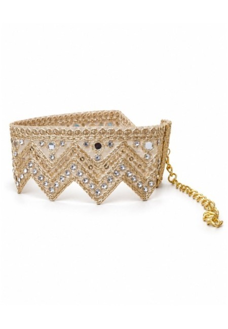 Choker dorado en zigzag con espejos y lentejuelas bordadas - producto con cadena