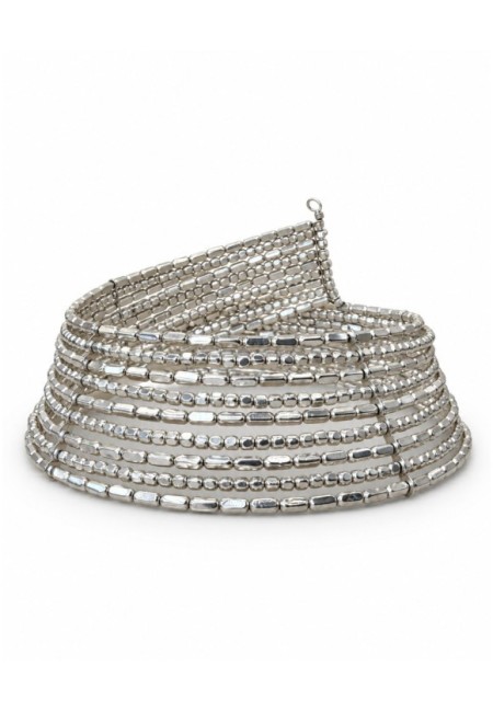 Choker plateado de abalorios con ajuste elástico - segunda postura con modelo 2
