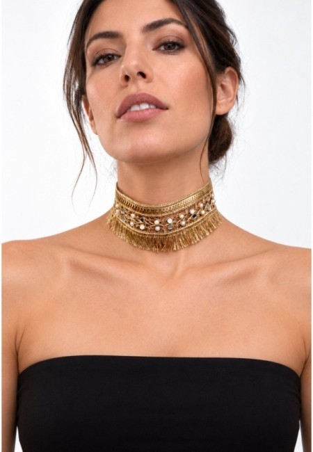 Choker de flecos con perlas espejitos y lentejuelas - vista frontal con modelo