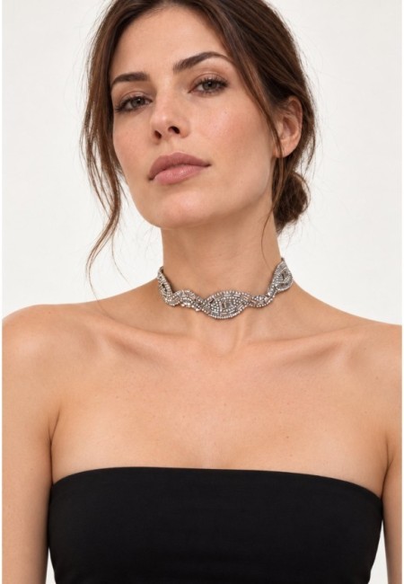 Choker plateado fino de abalorios efecto espejo y cristales - vista frontal con modelo