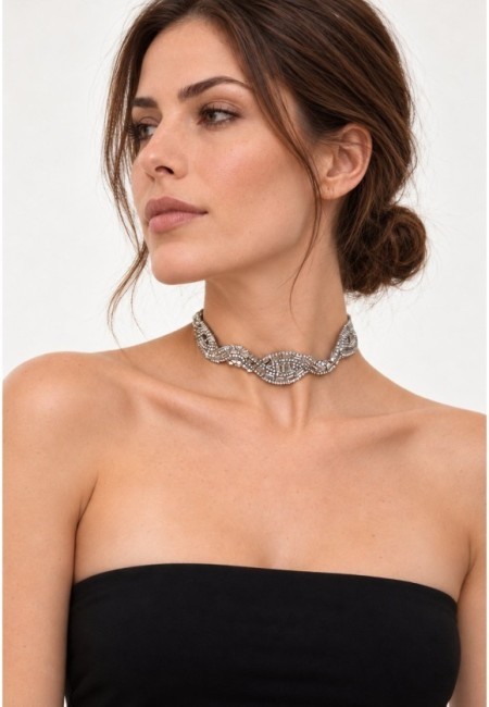 Choker plateado fino de abalorios efecto espejo y cristales - segunda postura con modelo