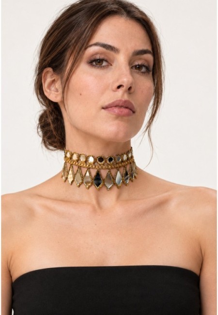 Choker de espejos en gotas largas y círculos - vista frontal con modelo