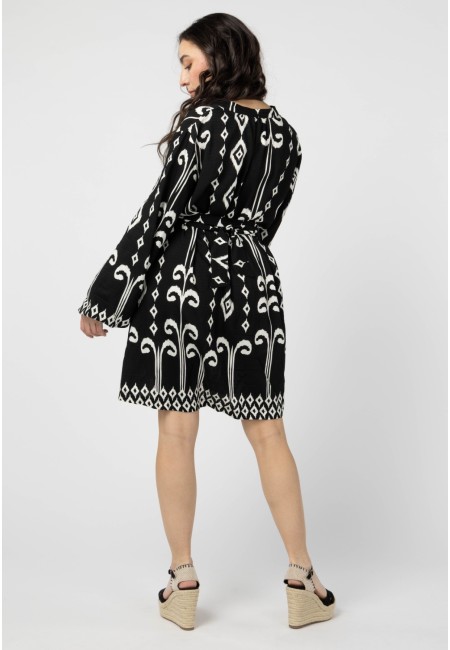 Vestido corto boho estampado blanco y negro con cinturón – Goa 2