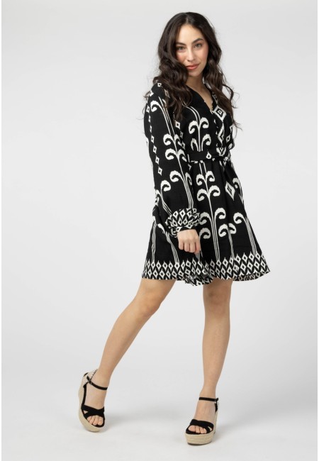 Vestido corto boho blanco y negro con cinturón | Bluwer