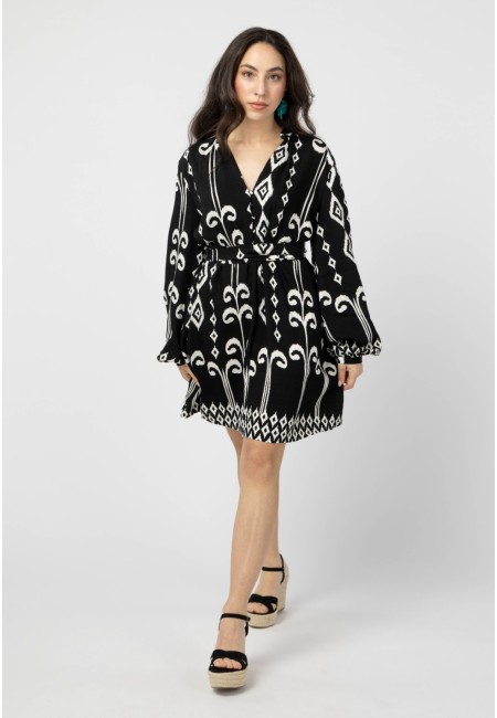 Vestido corto boho blanco y negro con cinturón | Bluwer