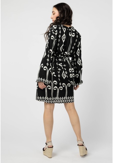 Vestido corto boho blanco y negro con cinturón | Bluwer