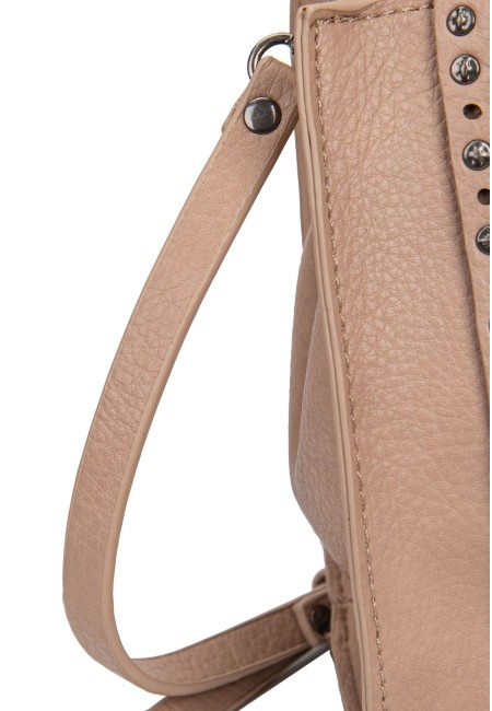 Bolso pequeño de cuero color camel con tachuelas  | Bluwer