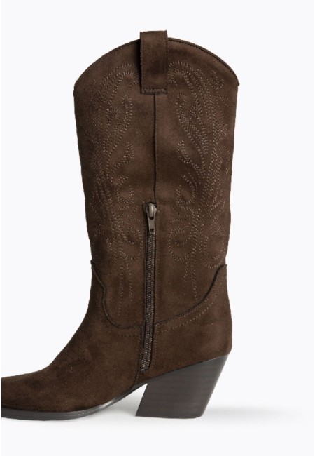 Botas cowboy chocolate mujer con bordados y tacón medio | Bluwer